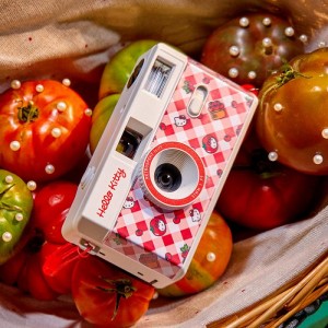 Red Hello Kitty Hello Kitty Tomatoes 35mm Camera | NZ_HK40976